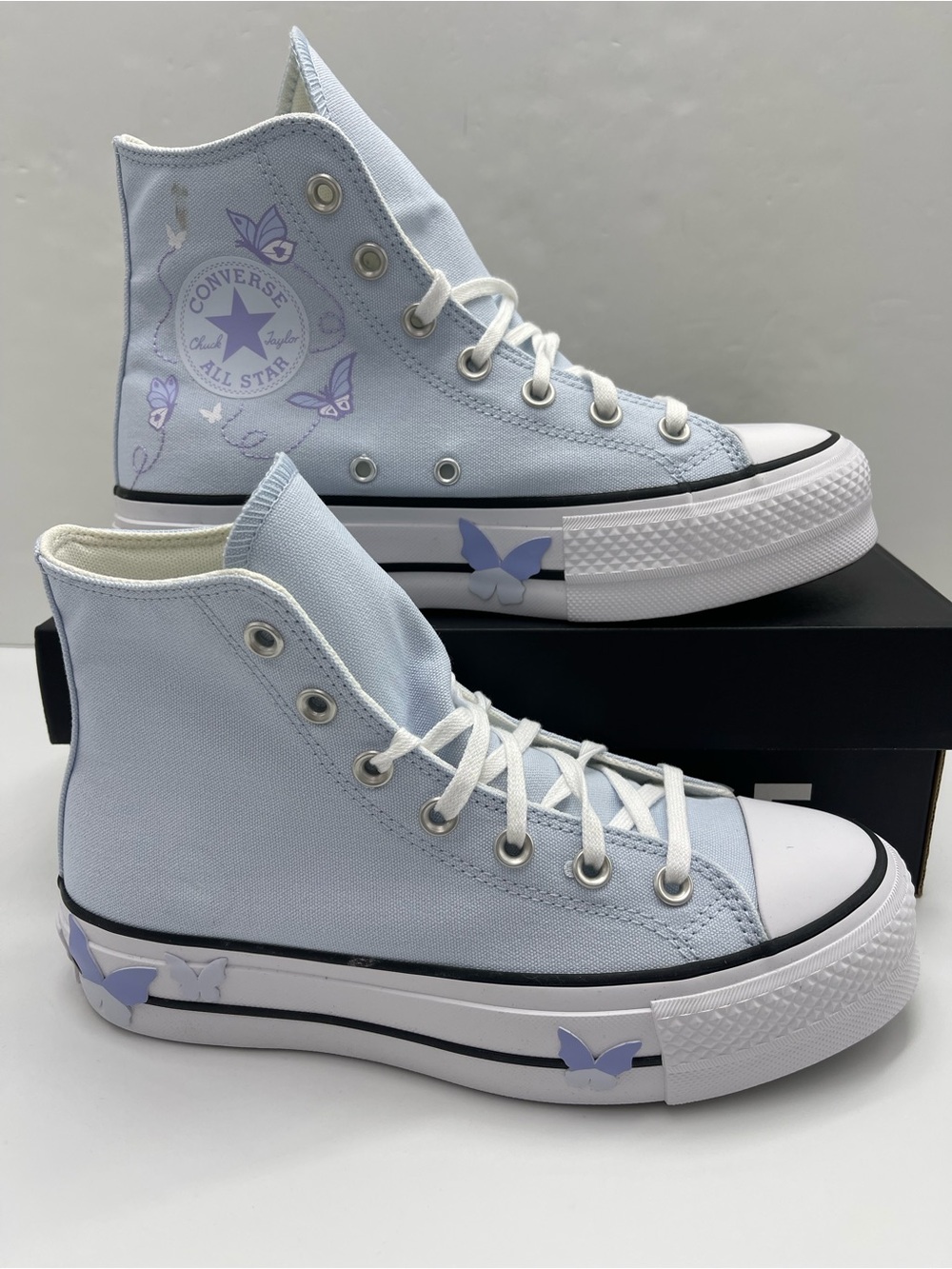 Converse CTAS LIFT HI
BLUE SUPERMOON/WHITE/BLk Platform Purple Butterfly Accents